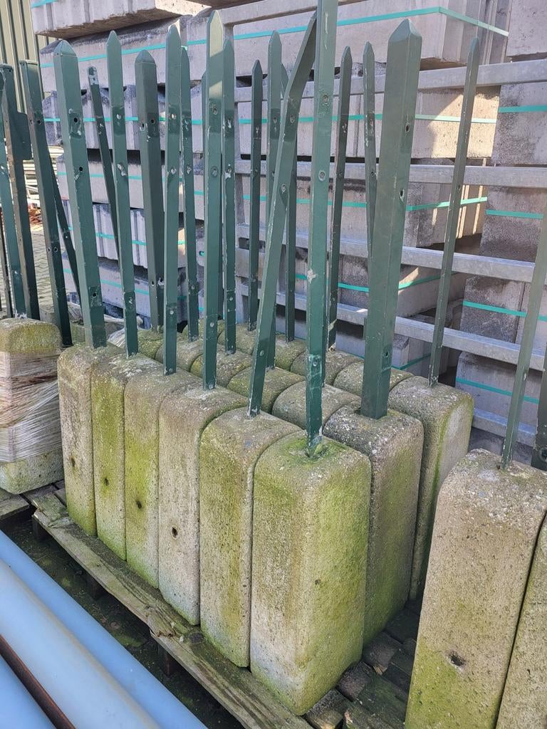 Beton poeren voor hekwerk, Ophalen of Verzenden, Minder dan 10 meter, Overige typen