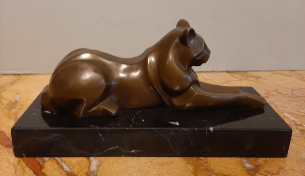 Bronzen beeld van een liggende kat, Ophalen of Verzenden, Brons