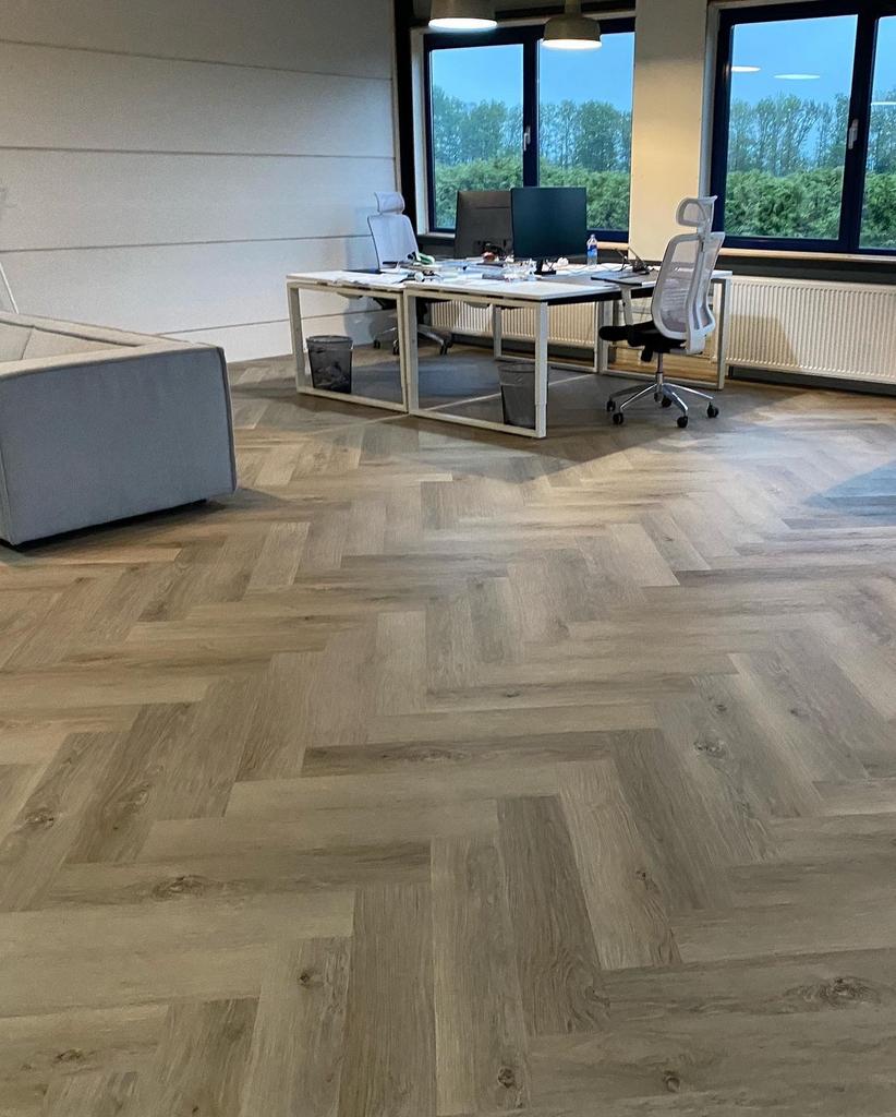 VlOERENLEGGER, LEGSERVICE, PARKET, PVC, VISGRAAT, EGALISEREN, Garantie, Vloeren gieten