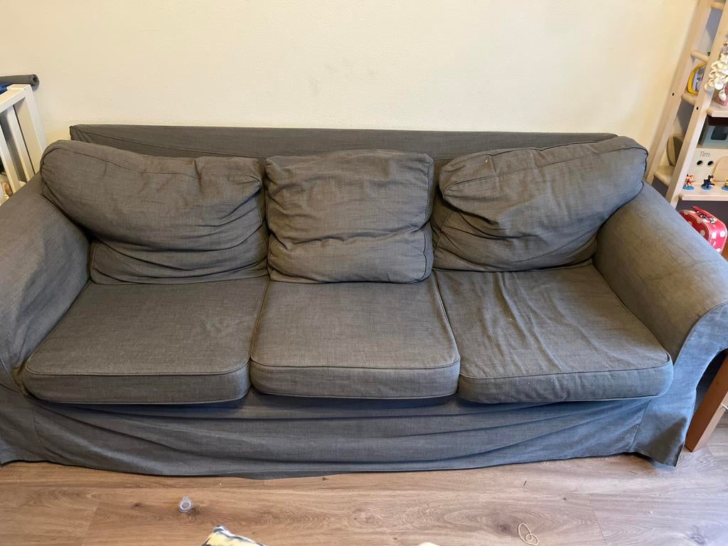 Ikea ektorp bank grijs, Huis en Inrichting, Banken | Bankstellen, Ophalen, Gebruikt, Driepersoons, 75 tot 100 cm