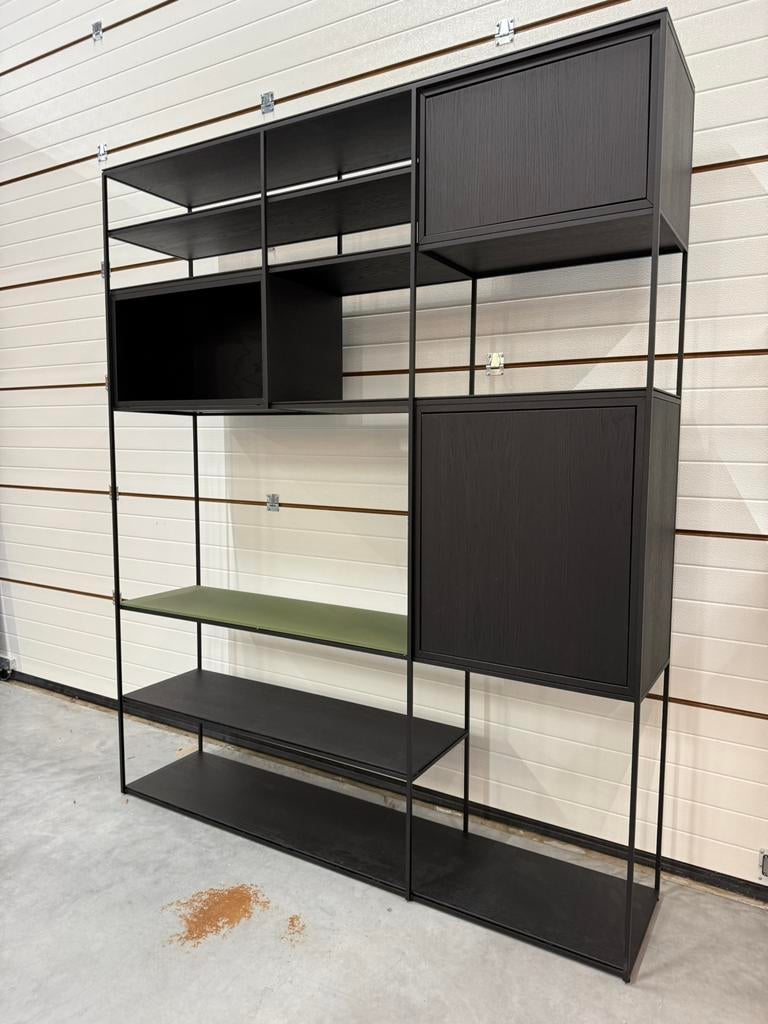 Showmodel Beek Cubix staande Kast Design Vakkenkast 180x220