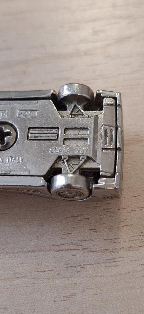sleutel hanger Ferrari 1987, Verzamelen, Sleutelhangers, Ophalen of Verzenden, Zo goed als nieuw