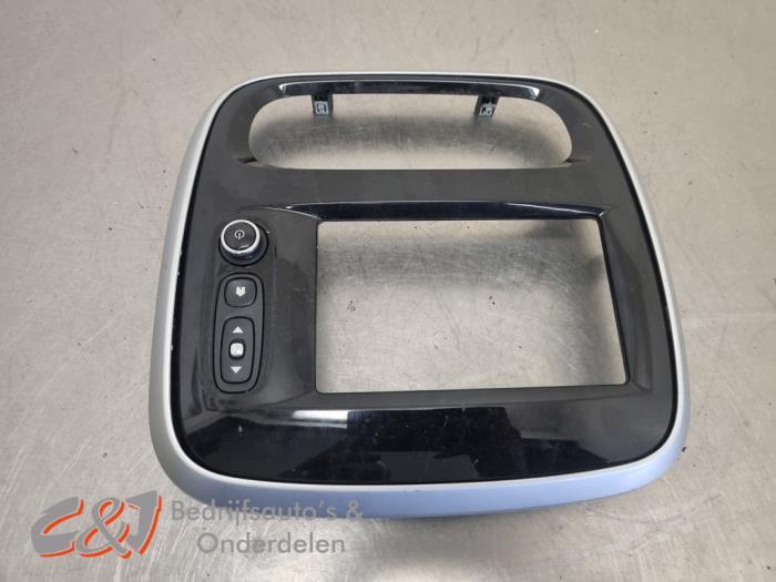 Radio omlijsting van een Renault Trafic, Auto-onderdelen, Dashboard en Schakelaars, Gebruikt, -, Renault, -