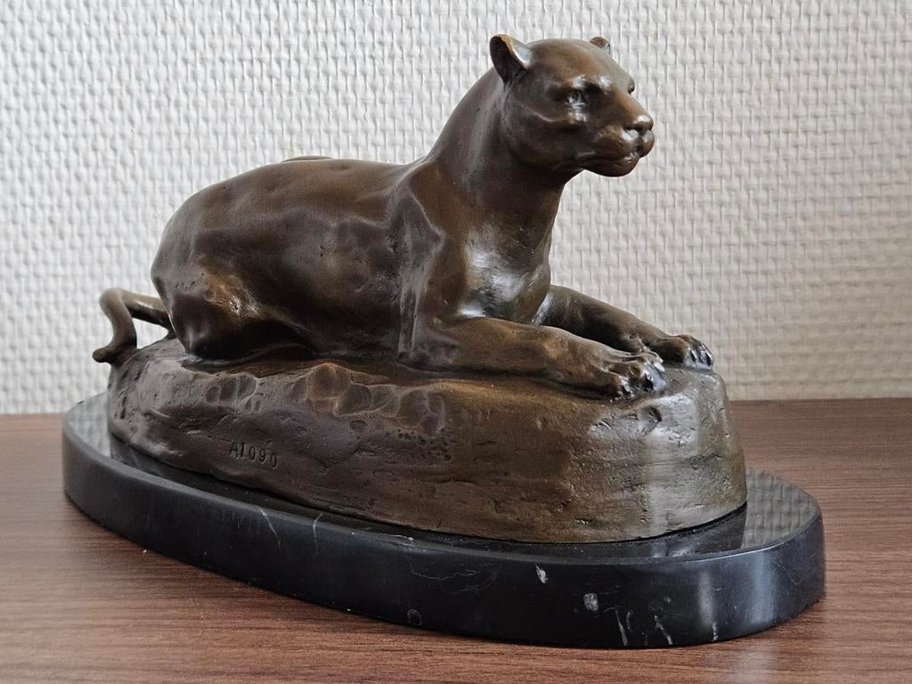 Bronzen beeld liggende leeuw leeuwin brons keurmerk nieuw, Ophalen of Verzenden