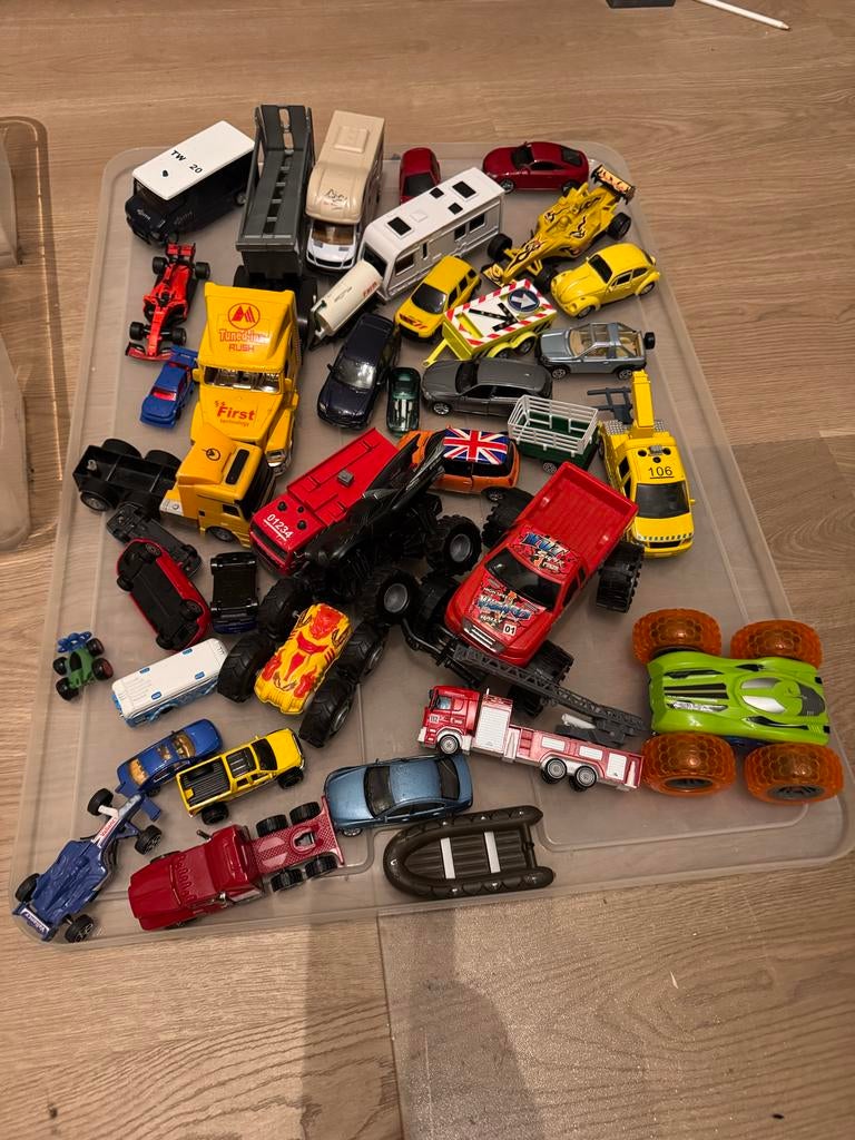 Hot Wheels en andere speelgoedautootjes, Kinderen en Baby's, Speelgoed | Speelgoedvoertuigen, Ophalen of Verzenden, Gebruikt