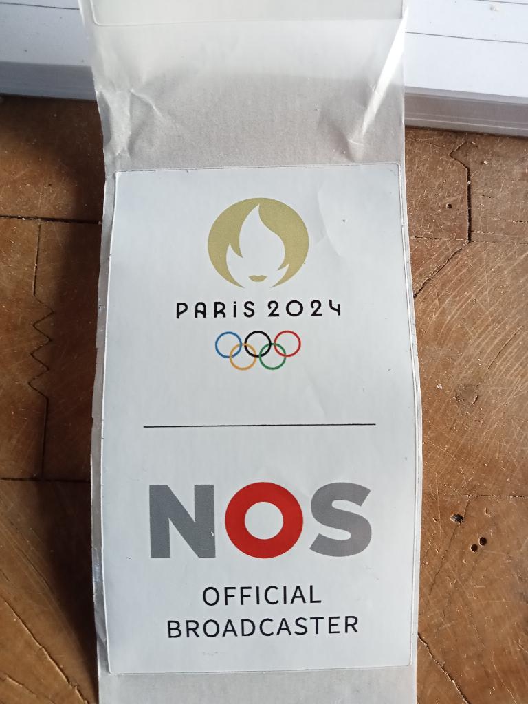 stikker nos paris 2024      9,5 cm x 5,5 cm, Verzenden, Nieuw