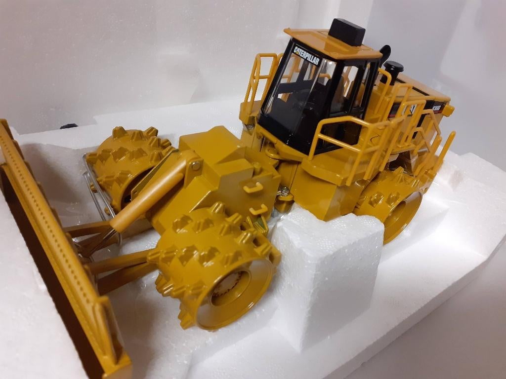 1/50 Caterpillar 836G verdichter 1:50 origineel Norscot, Ophalen of Verzenden, Nieuw, Tractor of Landbouw