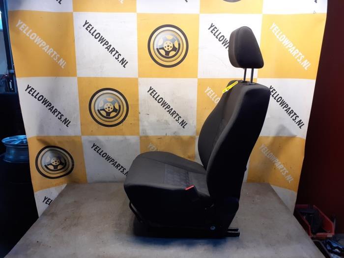 Stoel rechts van een Suzuki Splash, Auto-onderdelen, Interieur en Bekleding, Suzuki, Gebruikt, 3 maanden garantie, Ophalen of Verzenden