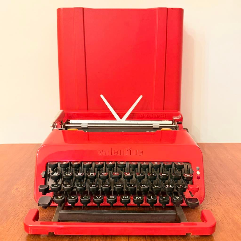 VINTAGE TYPEMACHINE OLIVETTI VALENTINE 1968 SCRIJFMACHINE, Diversen, Typemachines, Verzenden, Gebruikt