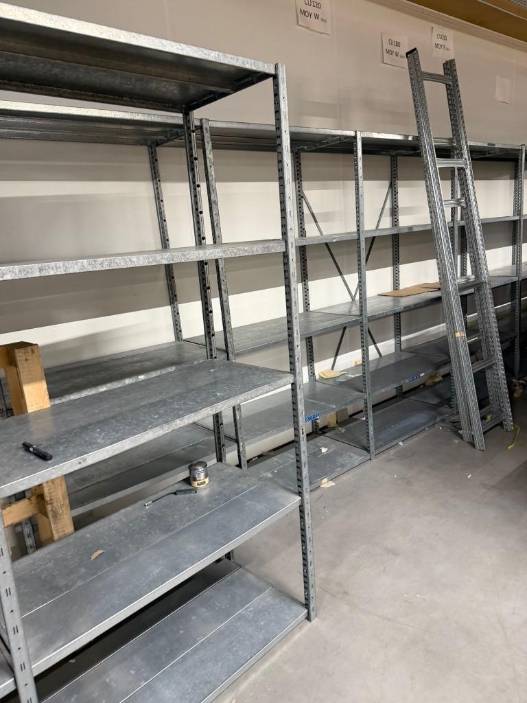 Partij professionele metalen magazijnstellingen 49Meter, Ophalen, Zo goed als nieuw