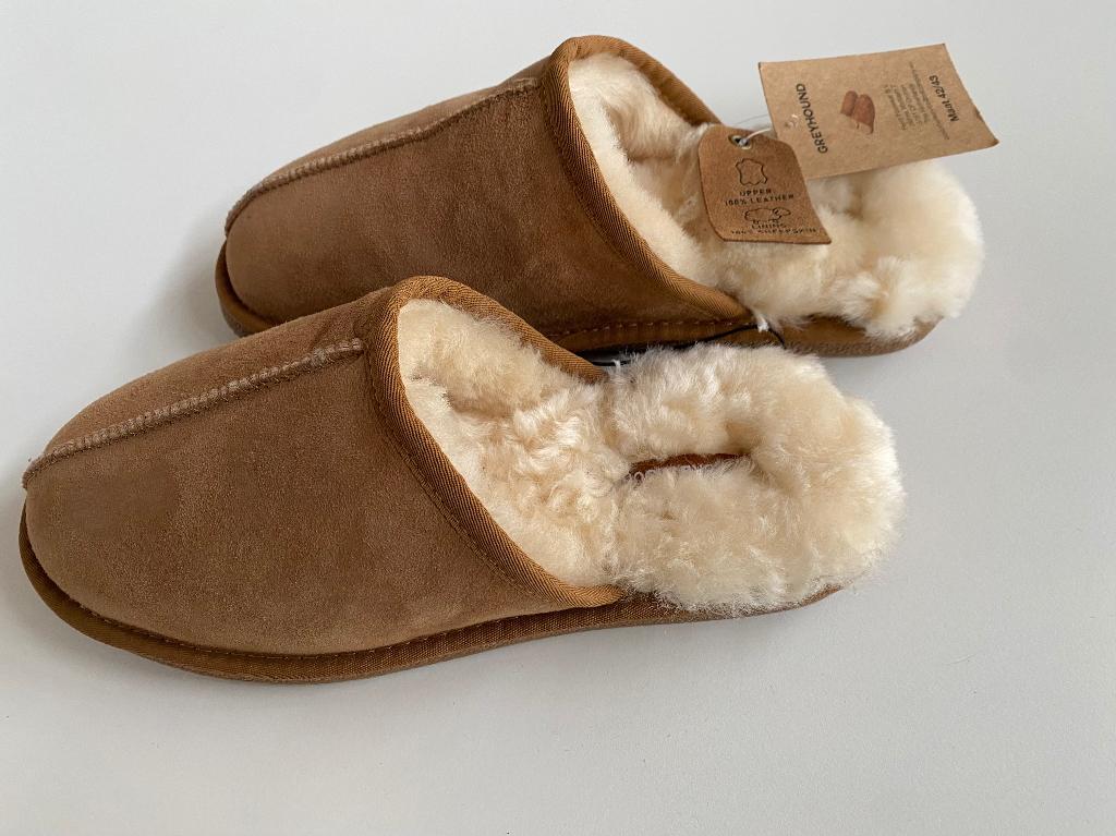 Pantoffels - mt 42/43 - schapenvacht - nieuw, Bruin, Greyhound, Nieuw, Ophalen of Verzenden