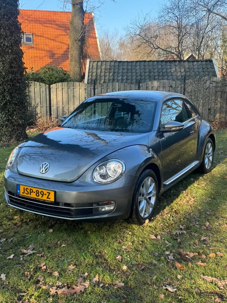 Volkswagen Beetle (Kever) 1.2 TSI 77KW BMT 2012 Grijs, Auto's, Volkswagen, Voorwielaandrijving, Beetle (Kever), 4 cilinders, 4 stoelen