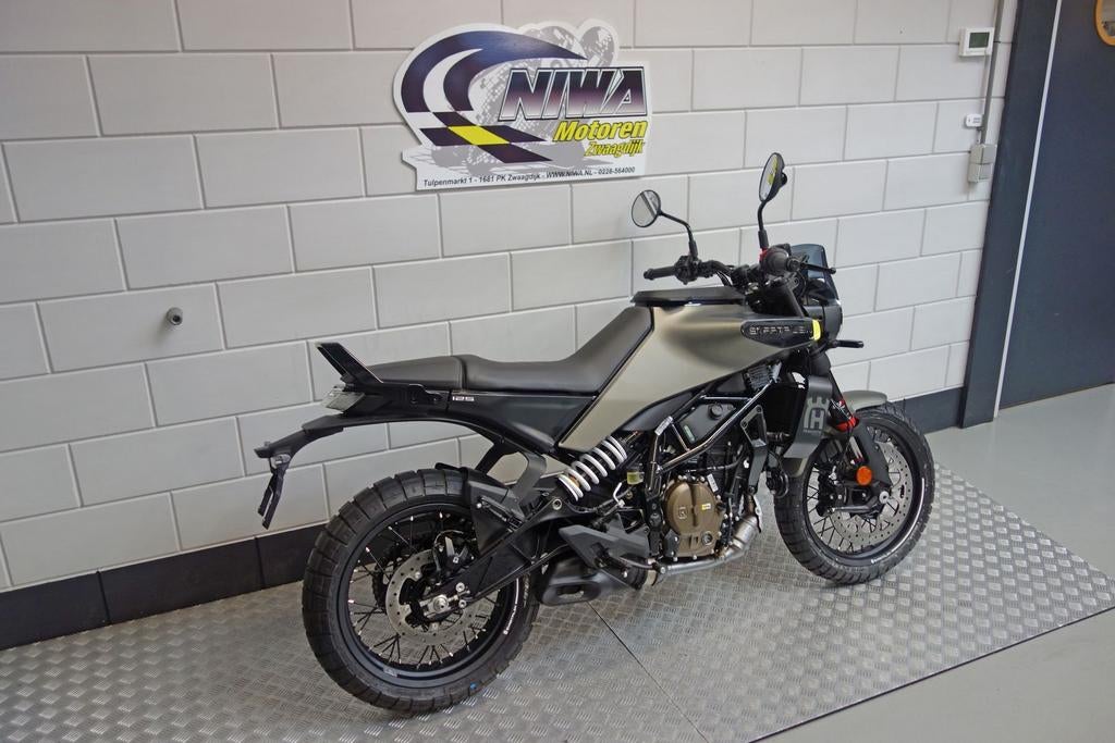 HUSQVARNA SVARTPILEN 125, Bedrijf, Onbekend, 125 cc, HUSQVARNA