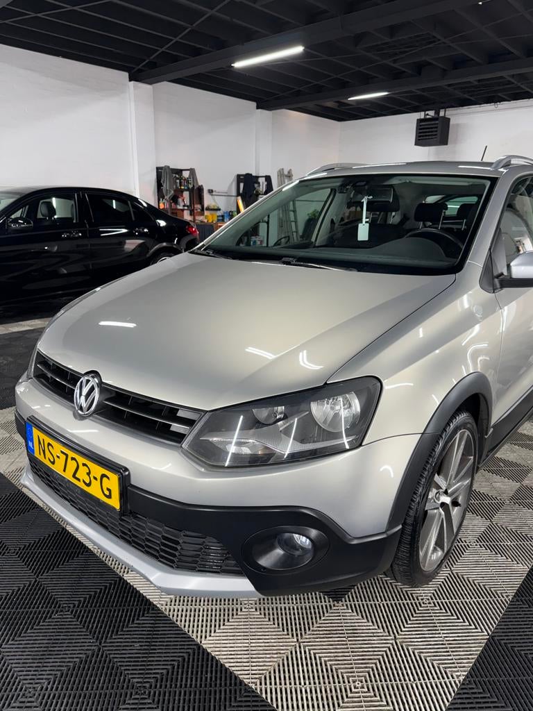 Volkswagen Polo cross 1.2 51KW 2011 Grijs, Auto's, Voorwielaandrijving, 40 €/maand, 1028 kg, 1198 cc