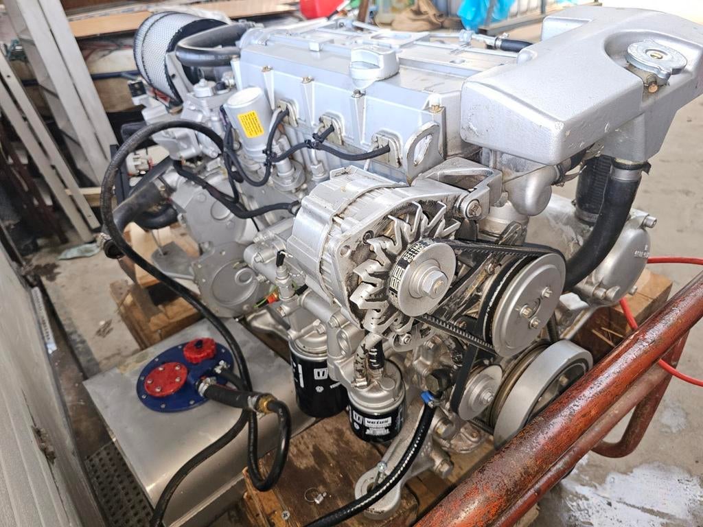 Deutz Vetus DT43 turbo 4 cilinder diesel 106 pk, 10 tot 30 pk, Binnenboordmotor, Elektrische start, Diesel