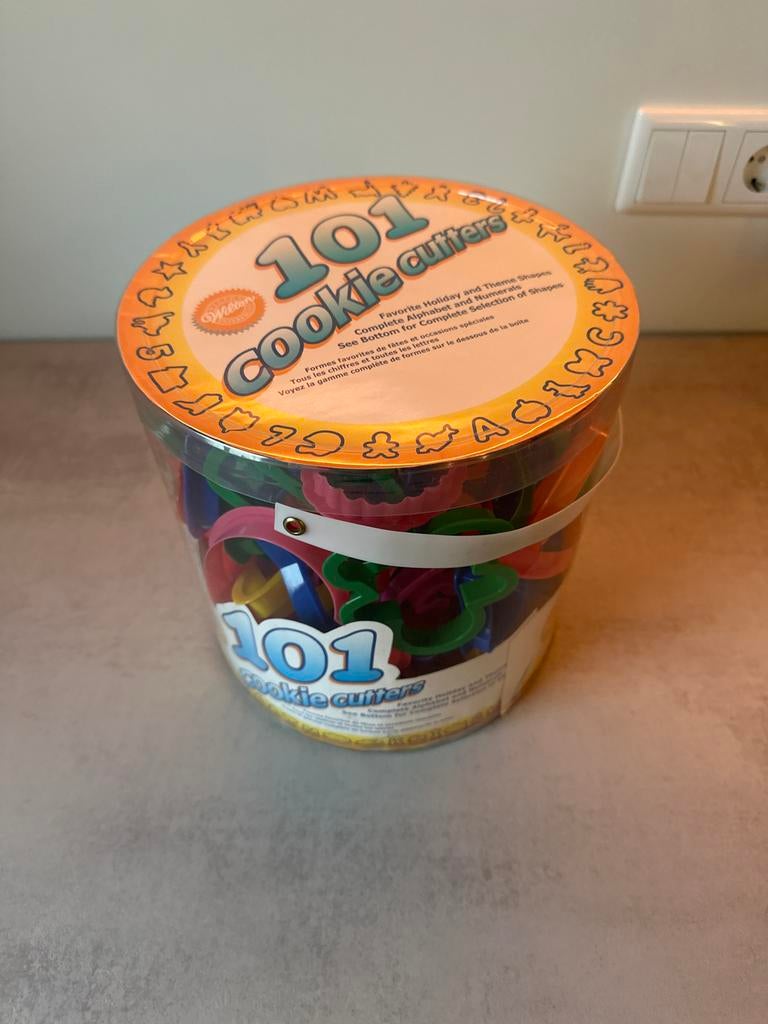 101 Koekjesvormen - Wilton, Ophalen of Verzenden, Zo goed als nieuw