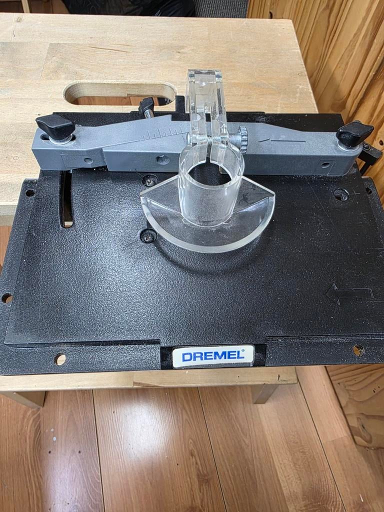Dremel freestafel + Dremel hulpstukken, Hobby en Vrije tijd, Ophalen, Gebruikt, Groter dan 1:32