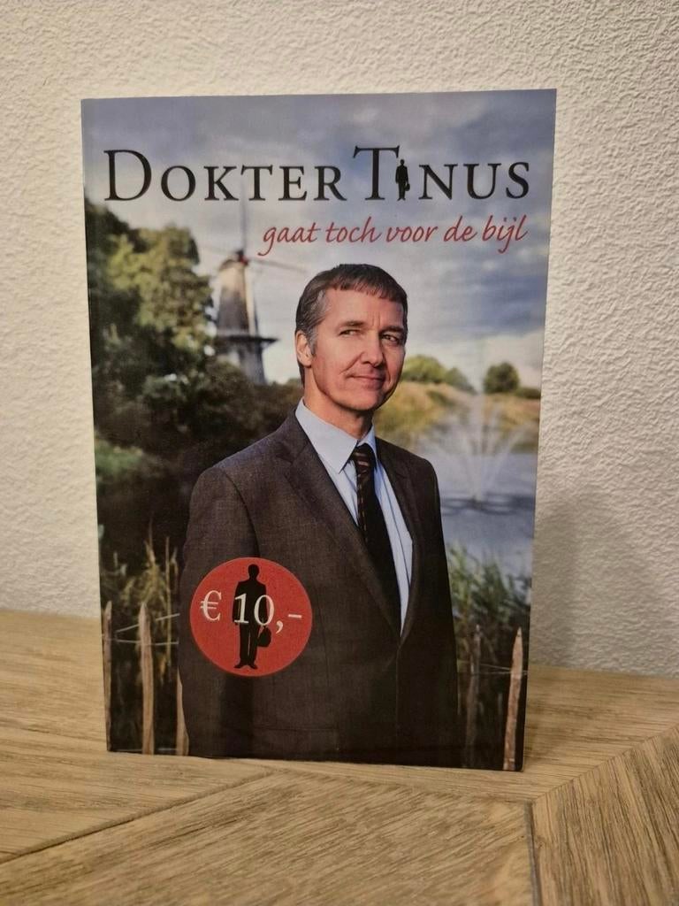 Dokter Tinus gaat toch voor de bijl - Thom Hoffman, Boeken, Ophalen of Verzenden, Zo goed als nieuw, Thom Hoffman, Nederland
