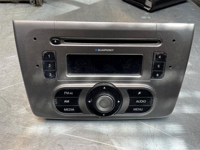 Radio van een Alfa Romeo Mito, Auto-onderdelen, Elektronica en Kabels, Alfa Romeo, Gebruikt, 3 maanden garantie, Ophalen of Verzenden