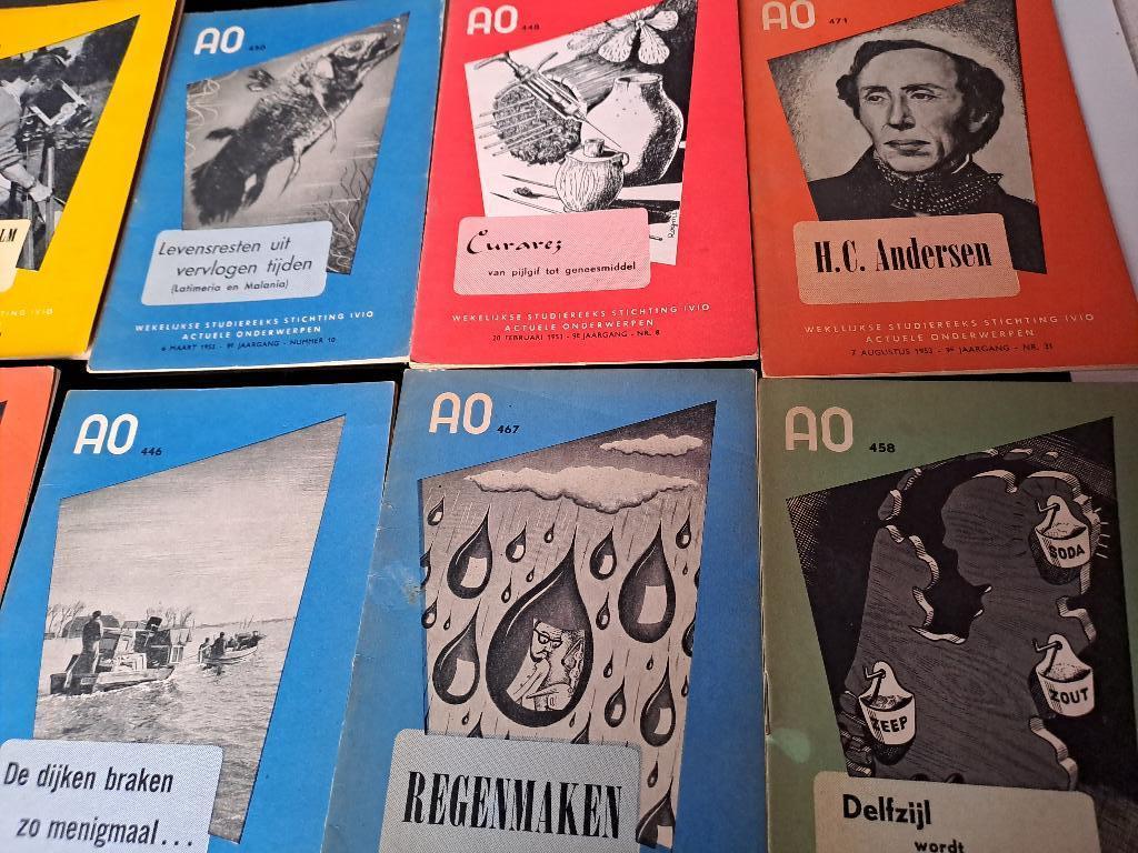 16 oude boekjes van 1953 stichting ivio, Antiek en Kunst, Antiek | Boeken en Bijbels, Ophalen of Verzenden
