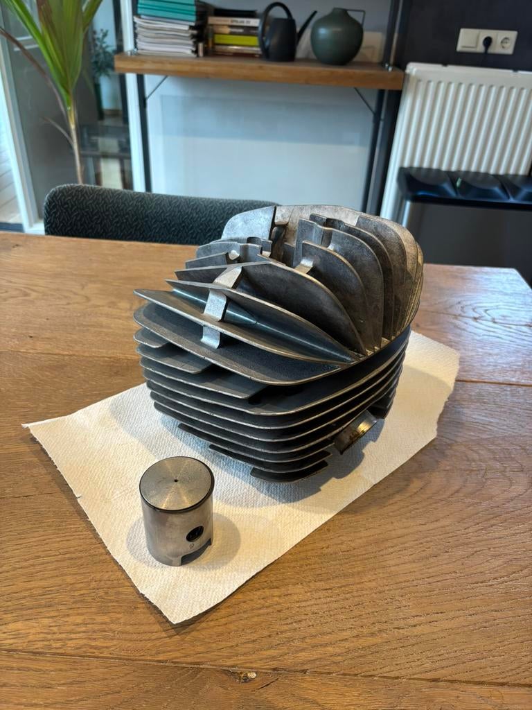Zundapp gs125 cilinder origineel met MAHLE  zuiger, Ophalen of Verzenden, Zo goed als nieuw, Cilinder