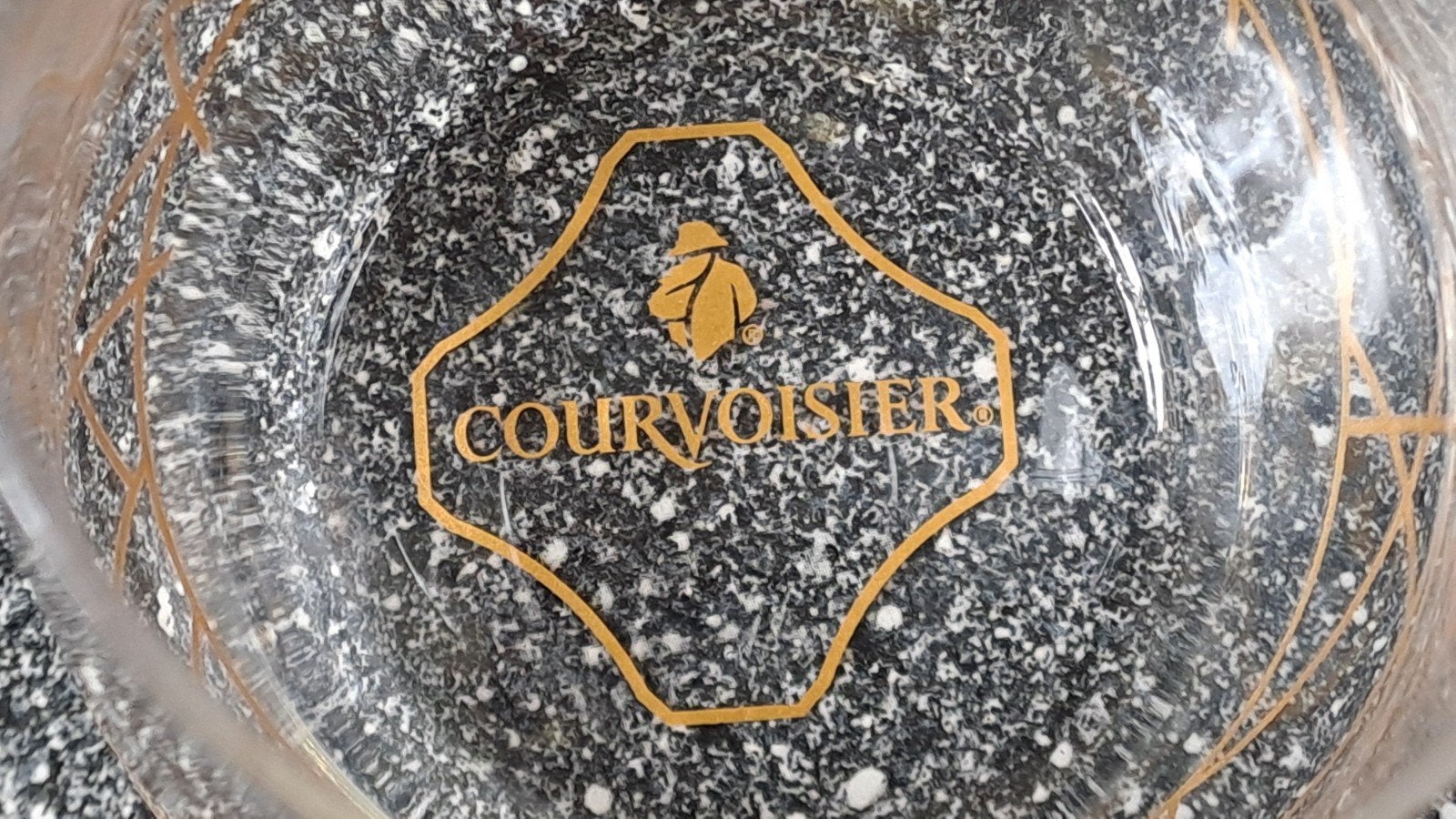 Set van twee elegante courvoisier cognac glazen., Gebruiksvoorwerp, Ophalen of Verzenden, Zo goed als nieuw, N.v.t