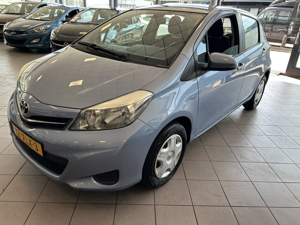 Toyota Yaris 1.0 VVT-i Aspiration 97 DKM BJ 2012 !, Auto's, 21 km/l, 527 kg, 750 kg, Blauw