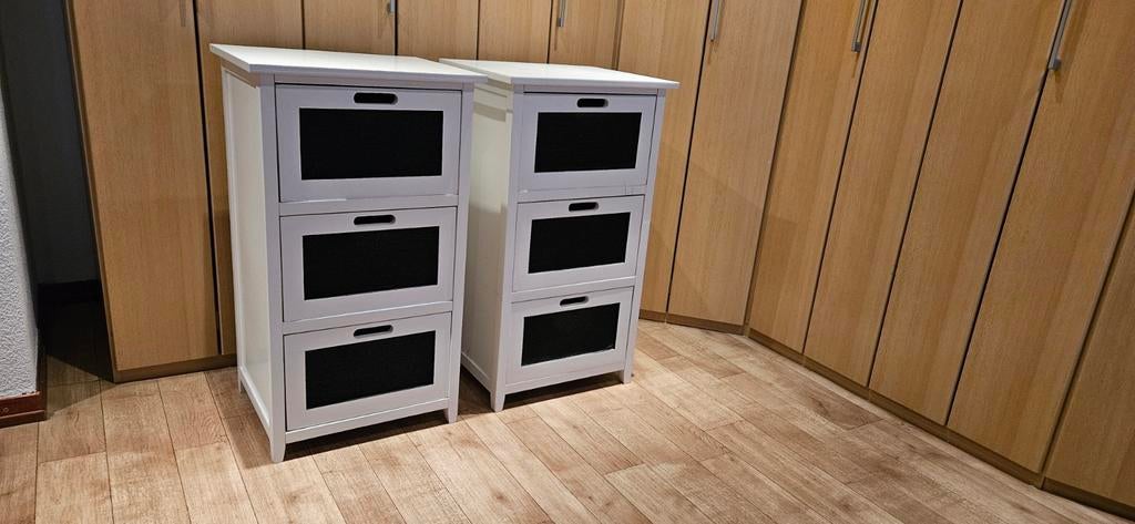 2 nachtkastjes met lades, Huis en Inrichting, Slaapkamer | Nachtkastjes, Ophalen, Minder dan 45 cm, Minder dan 55 cm