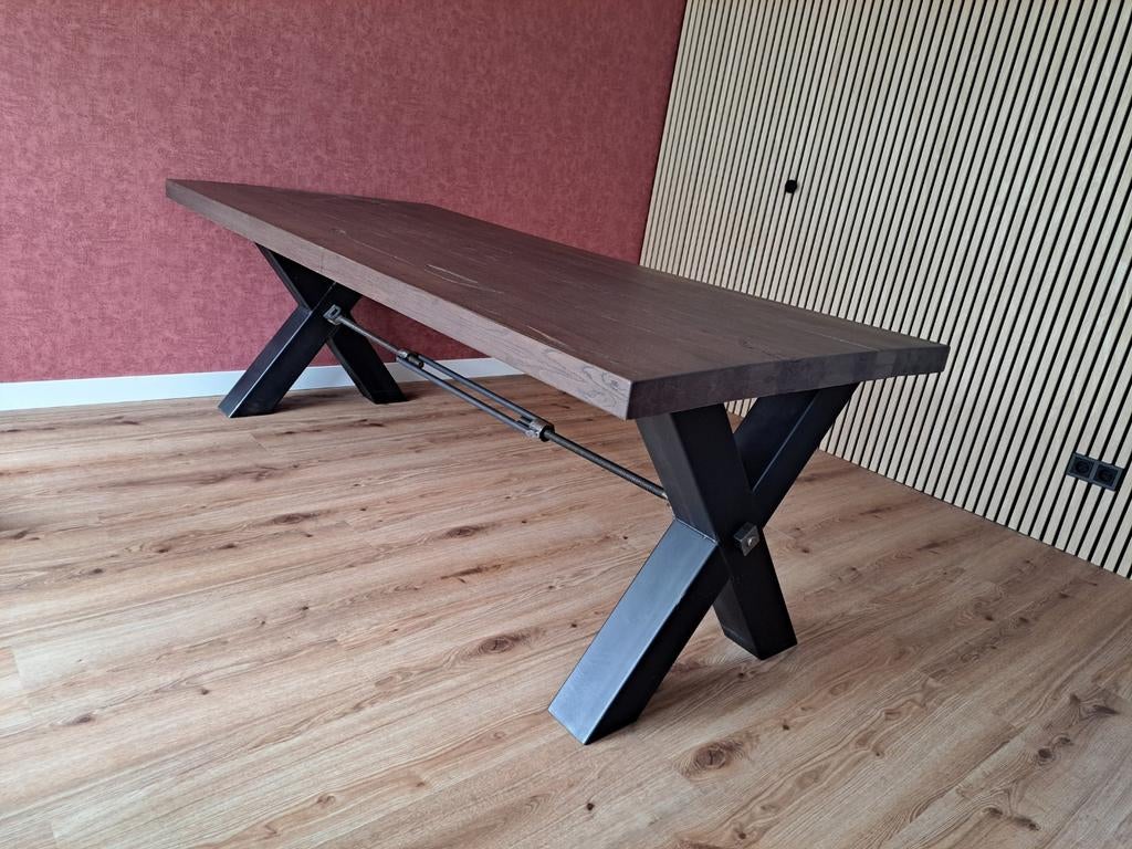EIND MEI WEG - Stoere tafel/eettafel met metalen X-poot, Huis en Inrichting, Tafels | Eettafels, Ophalen, 100 tot 150 cm, 200 cm of meer