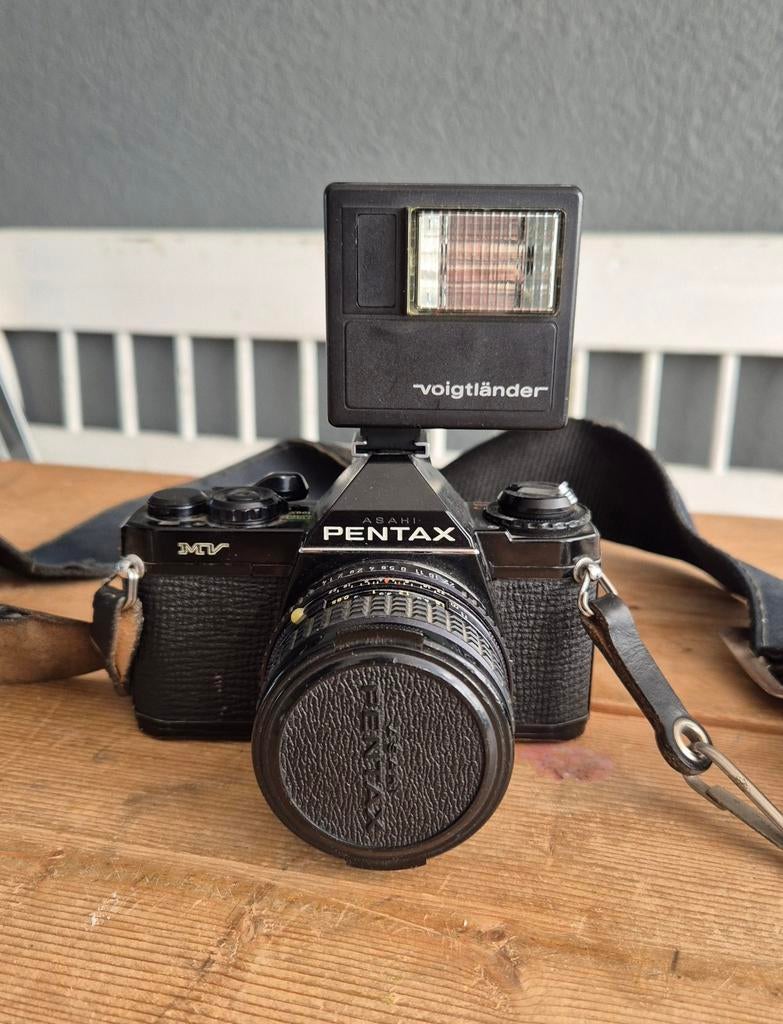 Pentax MV analoge camera + SMC Pentax-M 50mm f/1.4 + Voigtlä, Ophalen, Spiegelreflex, Pentax