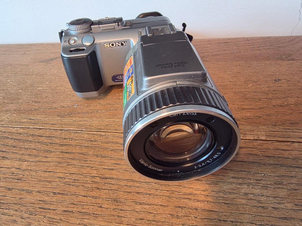 Vintage Sony Cybershot DSC-F707 | Carl Zeiss, Ophalen of Verzenden, Sony, 20x of meer
