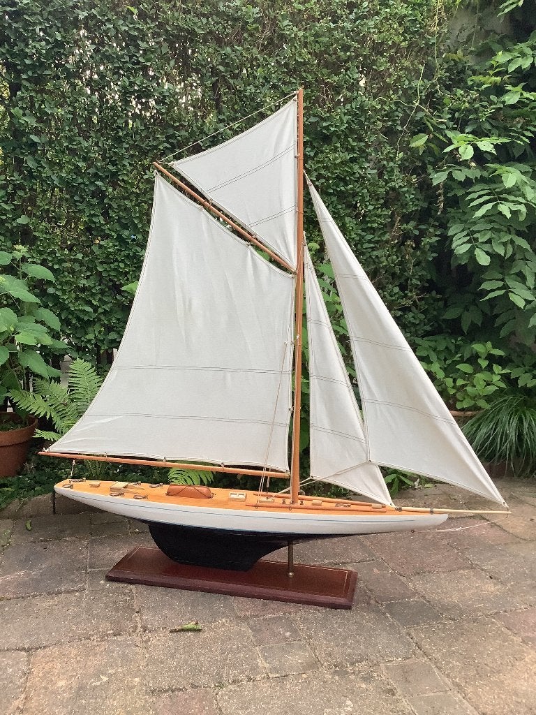 Groot houten model zeilboot Columbia, winnaar America's cup, Hobby en Vrije tijd, Modelbouw | Boten en Schepen, Ophalen, Gebruikt