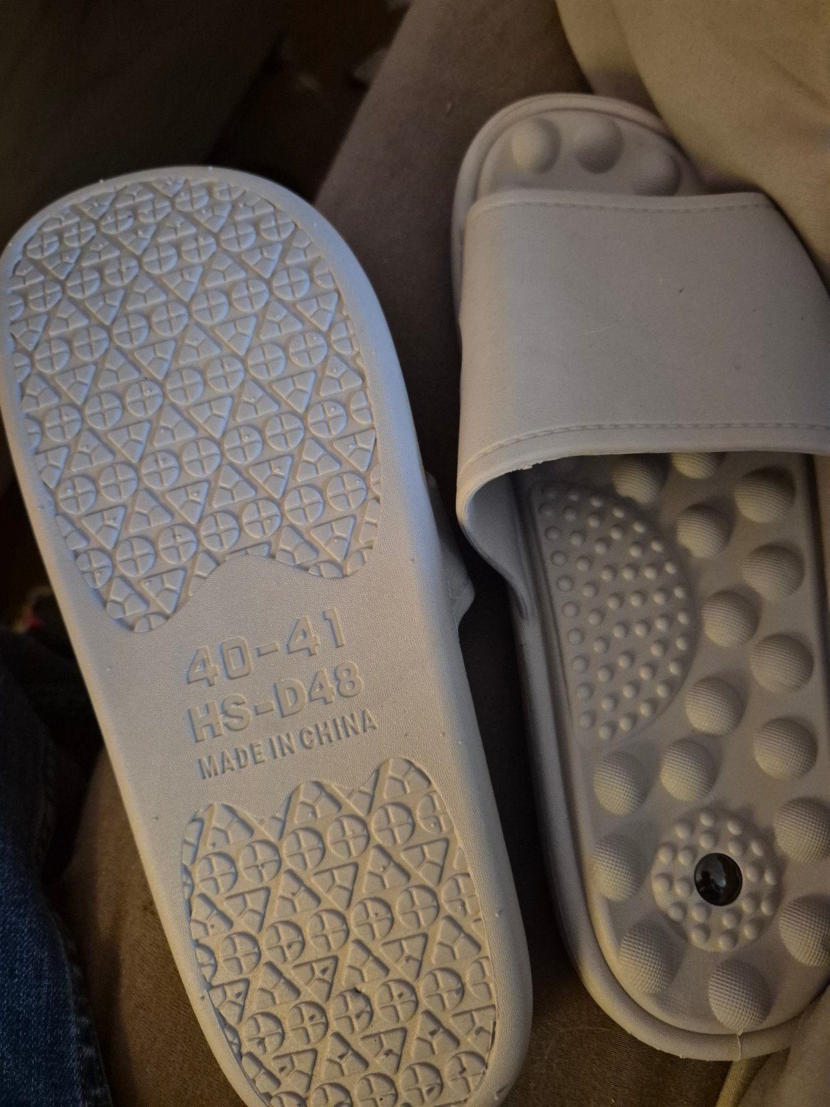 Nieuwe comfortabele slippers, maat 40-41, Ophalen of Verzenden, Nieuw, Wit, Slippers