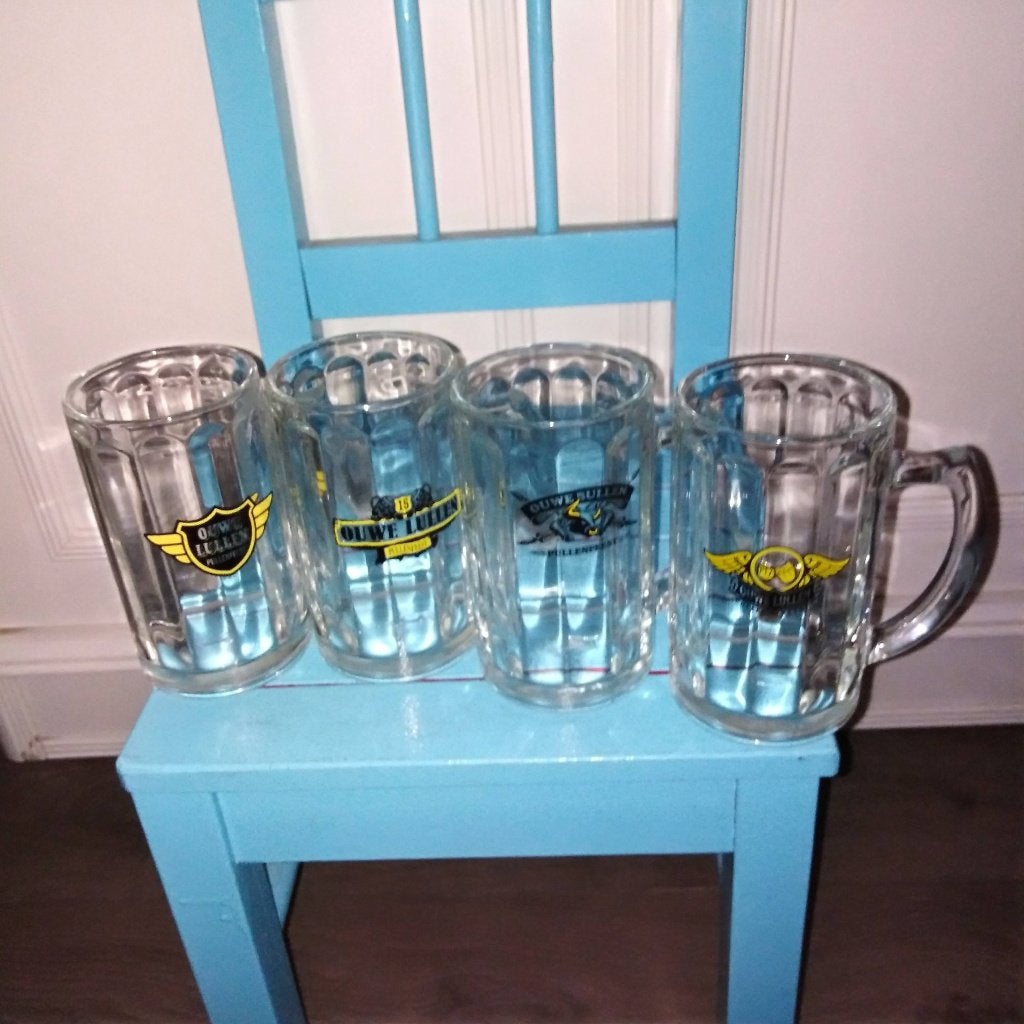 Bierpullen ouwe lullen pullenfeest 4 stuks, Ophalen, Zo goed als nieuw, Pul(len), Overige merken
