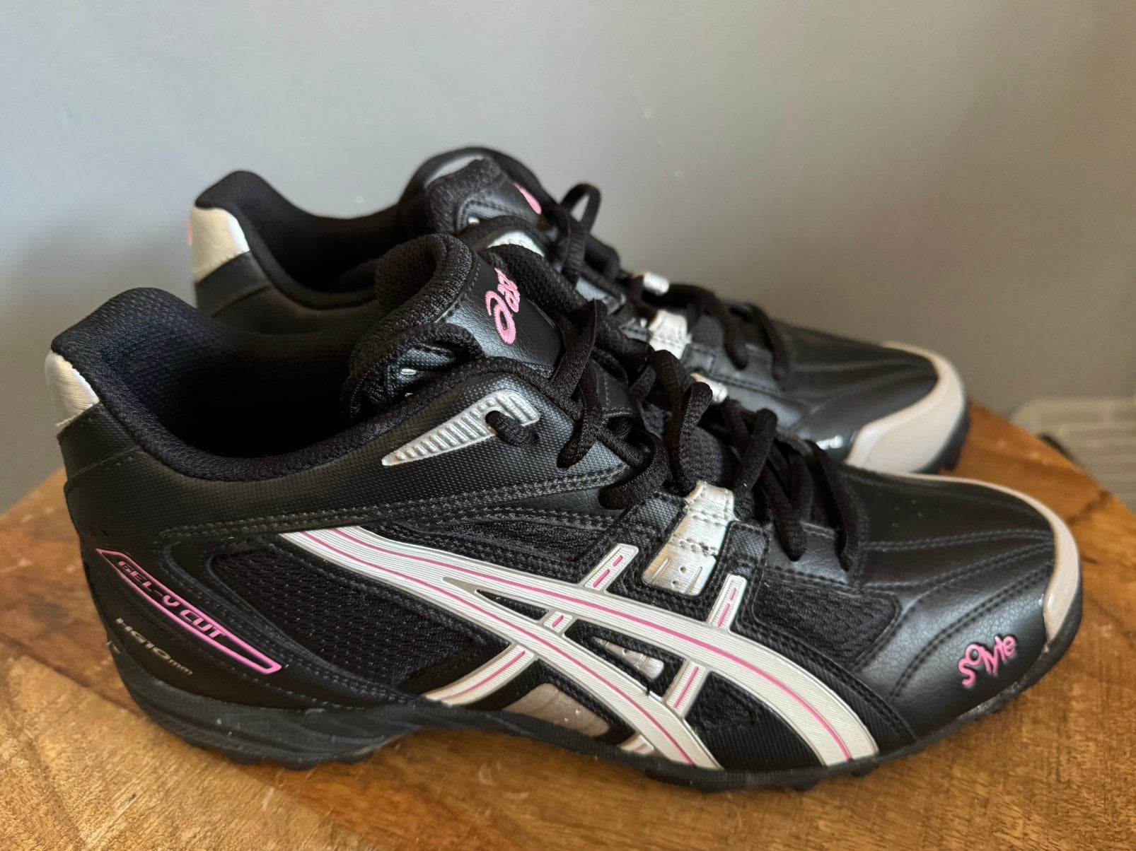 *Asics* Nieuwe Hockey/Kunstgras sportschoenen mt 42, Verzenden, Nieuw, Sportschoenen, Zwart