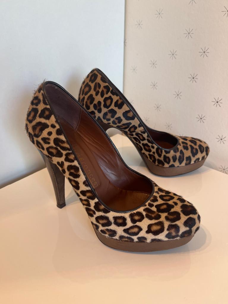 Fiorifrancesi Leopard Print Pumps - Maat 37, Kleding | Dames, Pumps, Bruin, Ophalen of Verzenden, Zo goed als nieuw