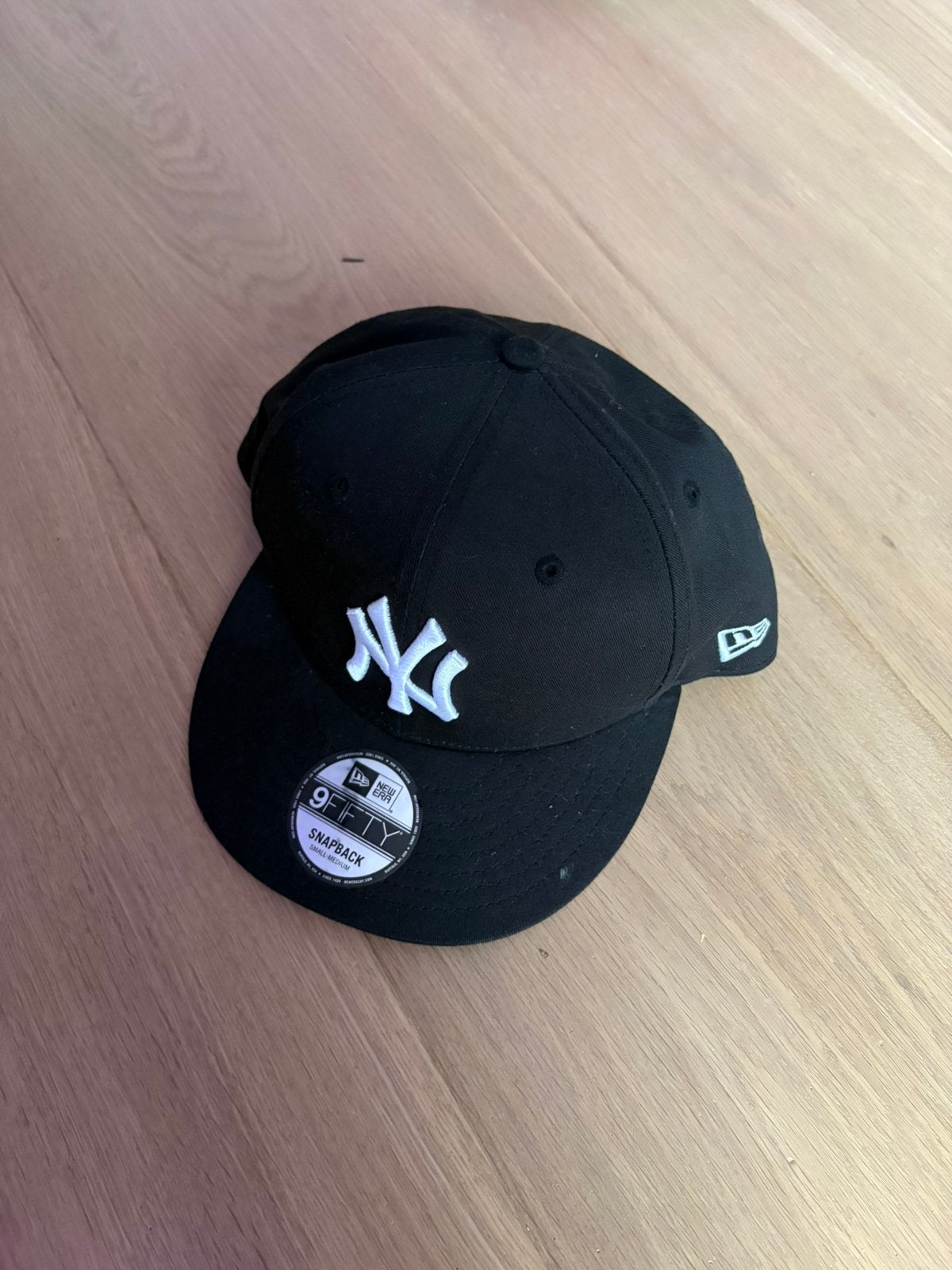 New york yankees pet, Ophalen of Verzenden, Nieuw, 57 cm (M, 7⅛ inch) of minder, Pet