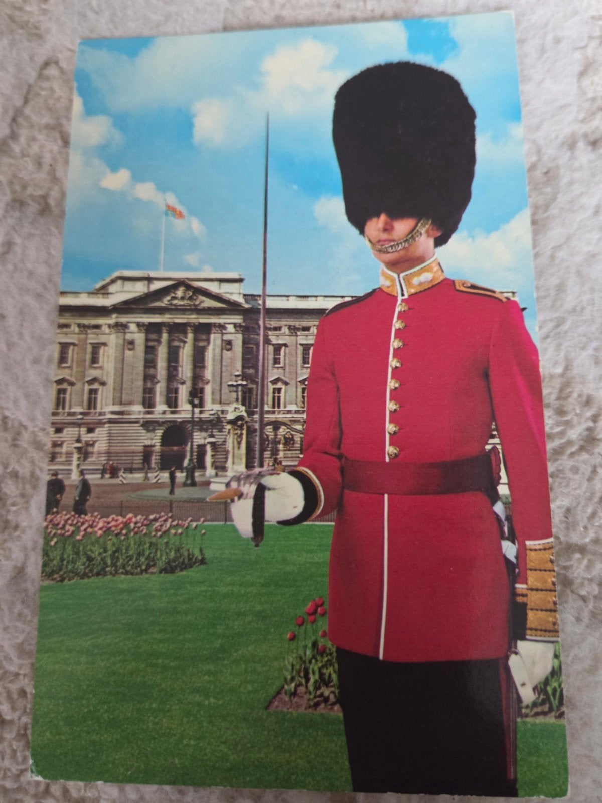 Vintage Ansichtkaart: Grenadier Guards, Buckingham Palace, Verzenden, 1960 tot 1980, Ongelopen, Engeland