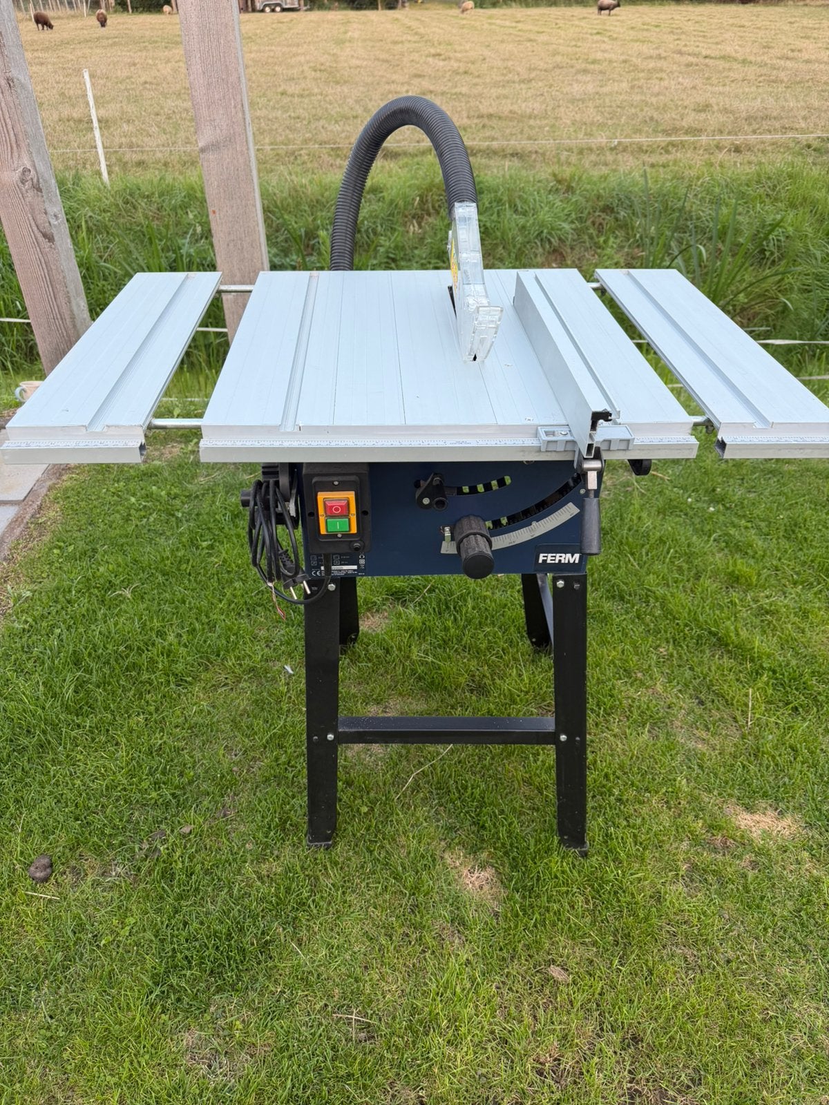 Ferm zaagtafel, Doe-het-zelf en Verbouw, Ophalen, Cirkelzaag, Zo goed als nieuw, 30 tot 70 mm