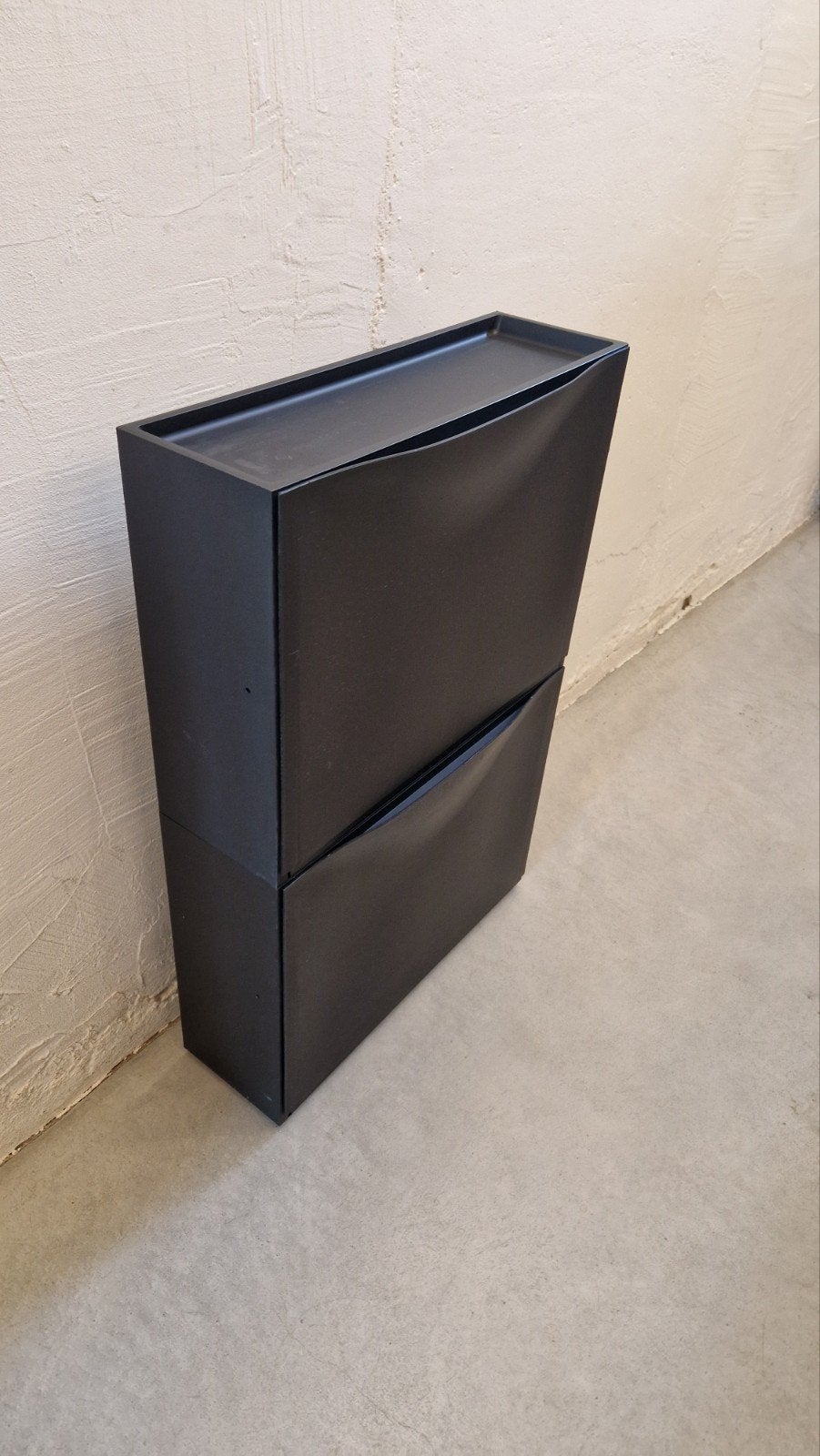 Zwarte schoenenkast Trones ikea 2st., Ophalen, Zo goed als nieuw