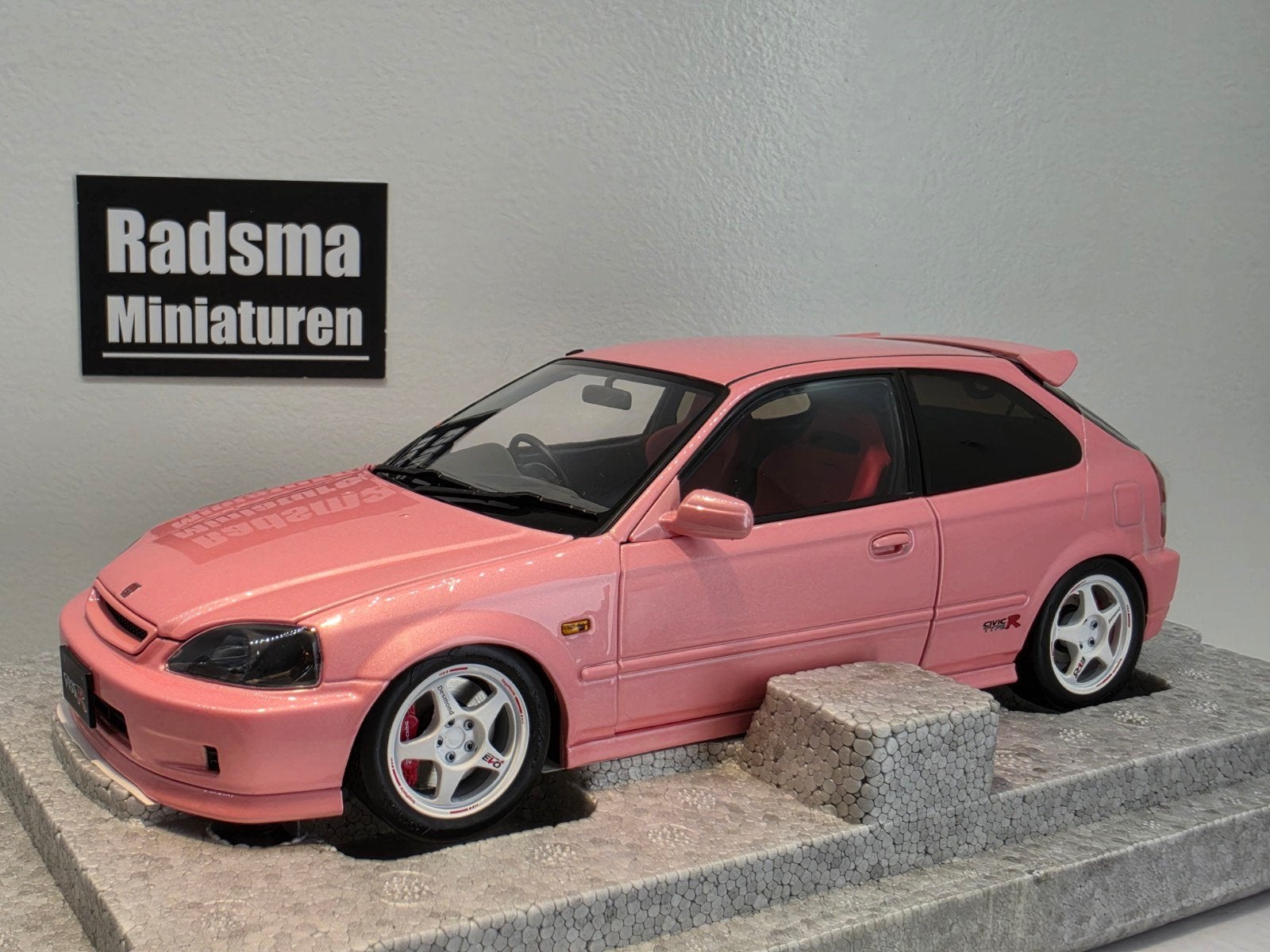 Honda Civic Ek9 TypeR - Roze + Engine - 1:18 MotorHelix, Hobby en Vrije tijd, Modelauto's | 1:18, Auto, Nieuw, Ophalen of Verzenden