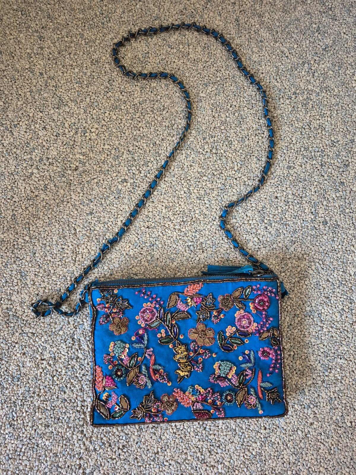 Zara schoudertasje met borduursels en kralen, Verzenden, Zo goed als nieuw, Blauw, Schoudertasje