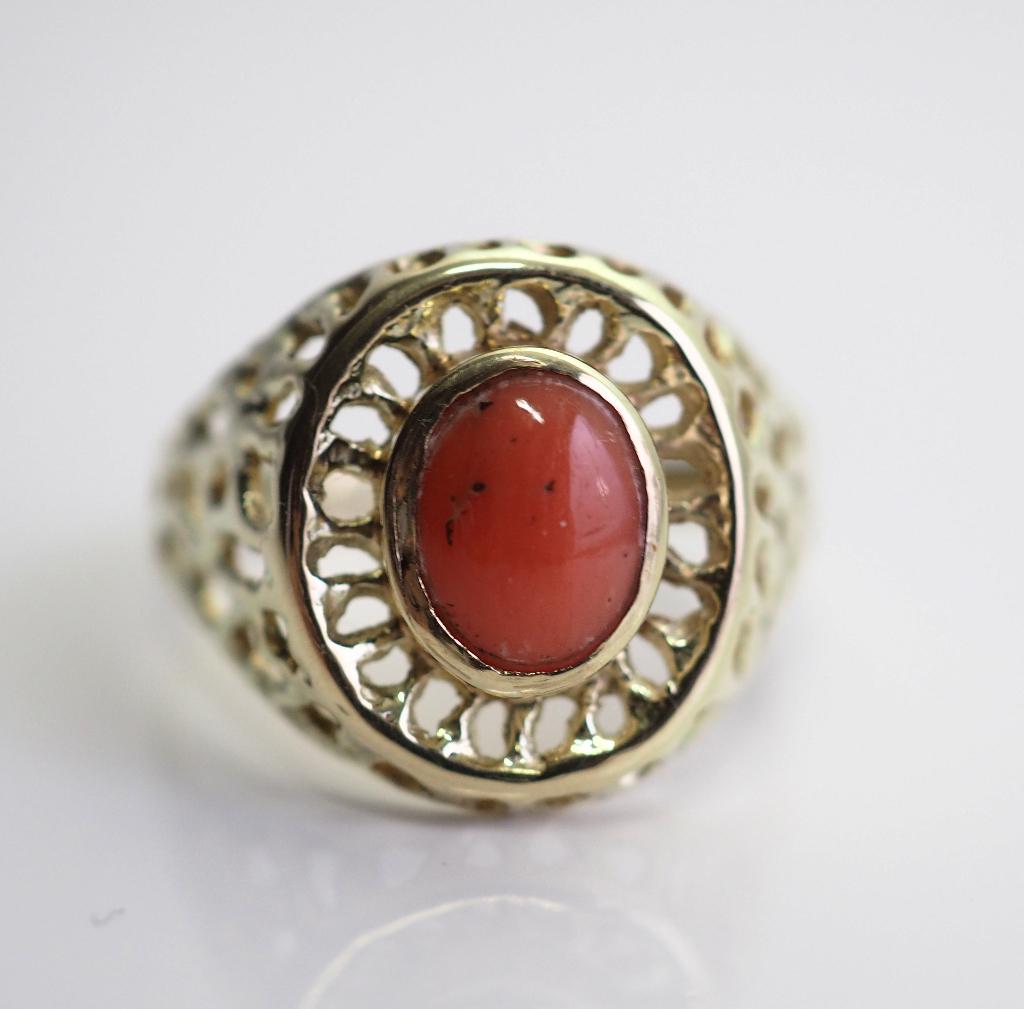 14 krt gouden ring met bloedkoraal. Grote maat, 20 of groter, ., Ophalen of Verzenden, Zo goed als nieuw