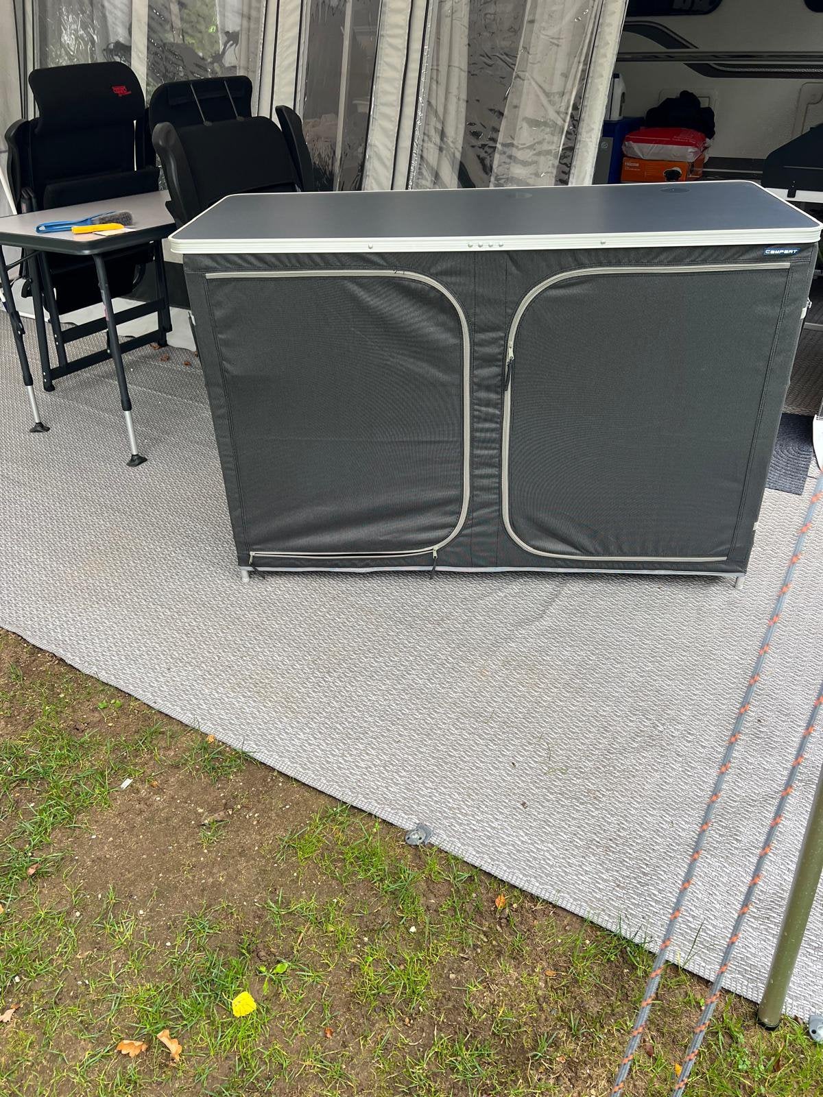 Kampeerkastje, Ophalen, Zo goed als nieuw, Campingkast
