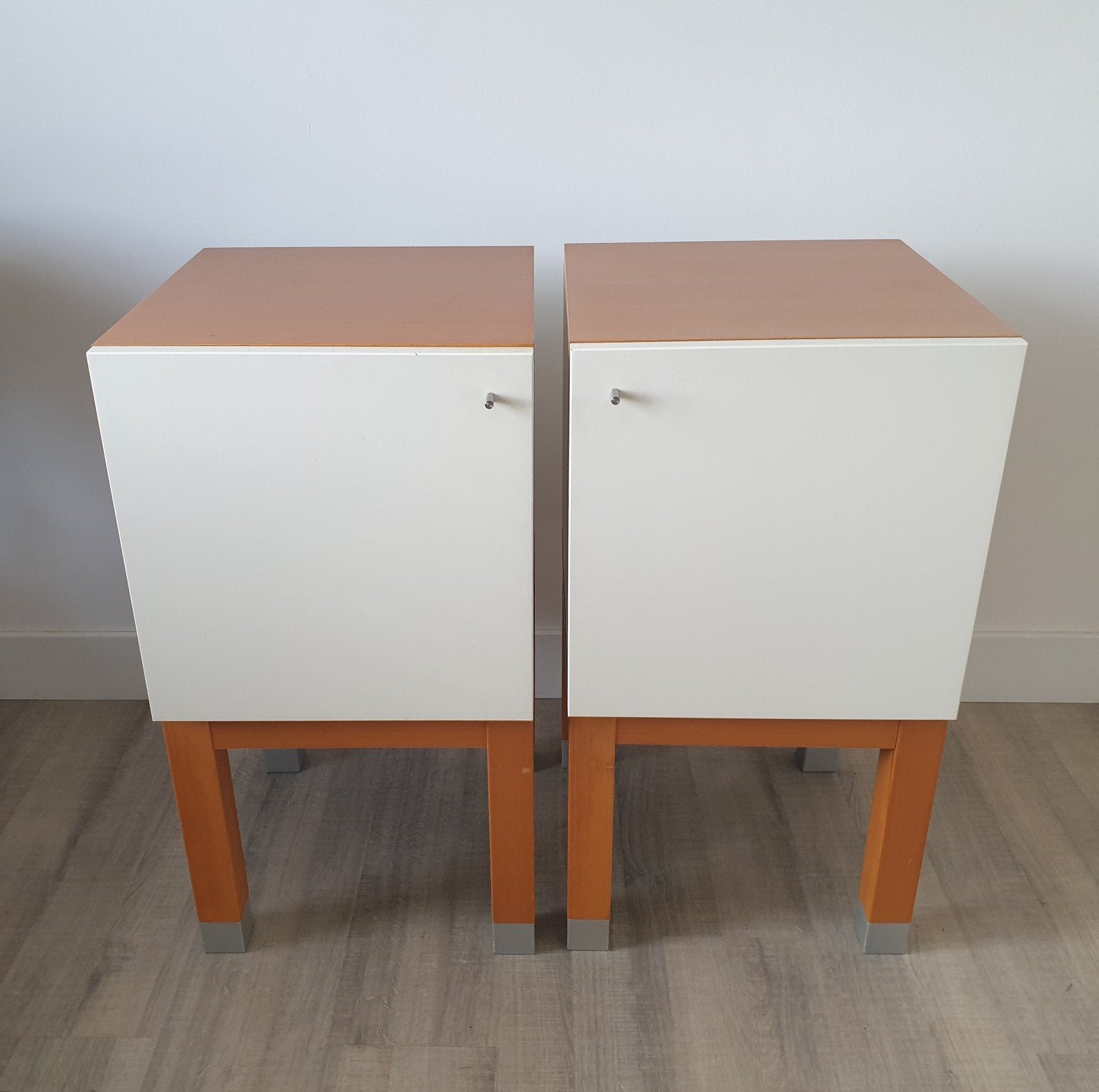 Jan des Bouvrie 2 nachtkastjes design hout wit meubels, Ophalen