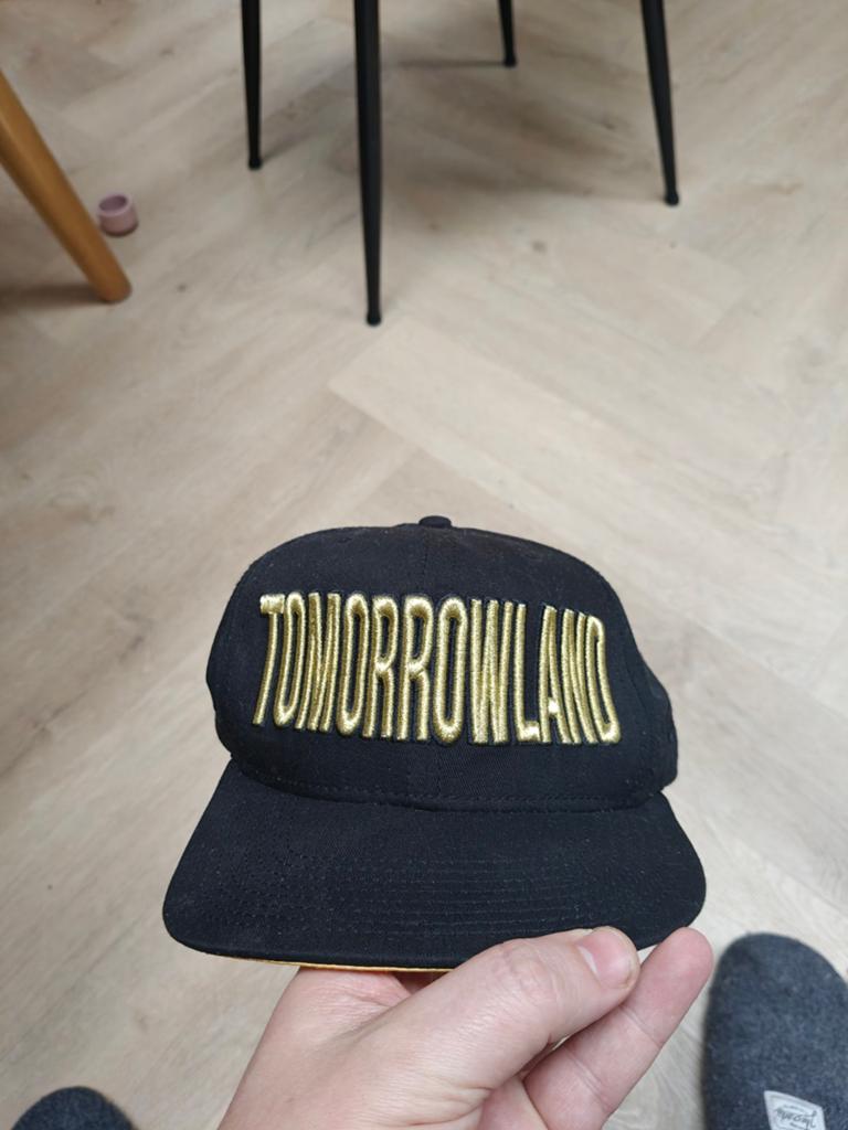 Tomorrowland New Era 9Fifty Snapback Pet Zwart Goud, Kleding | Dames, Hoeden en Petten, Zo goed als nieuw, Pet, 56 of 57 cm (M, 7 of 7⅛ inch)