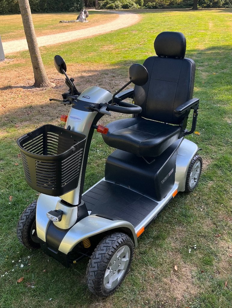 Mooie Pride Victory XL130 ,Cyclone 22 scootmobiel Nwe accu's, Diversen, Ophalen of Verzenden, Inklapbaar, Zo goed als nieuw, Elektrische rolstoel