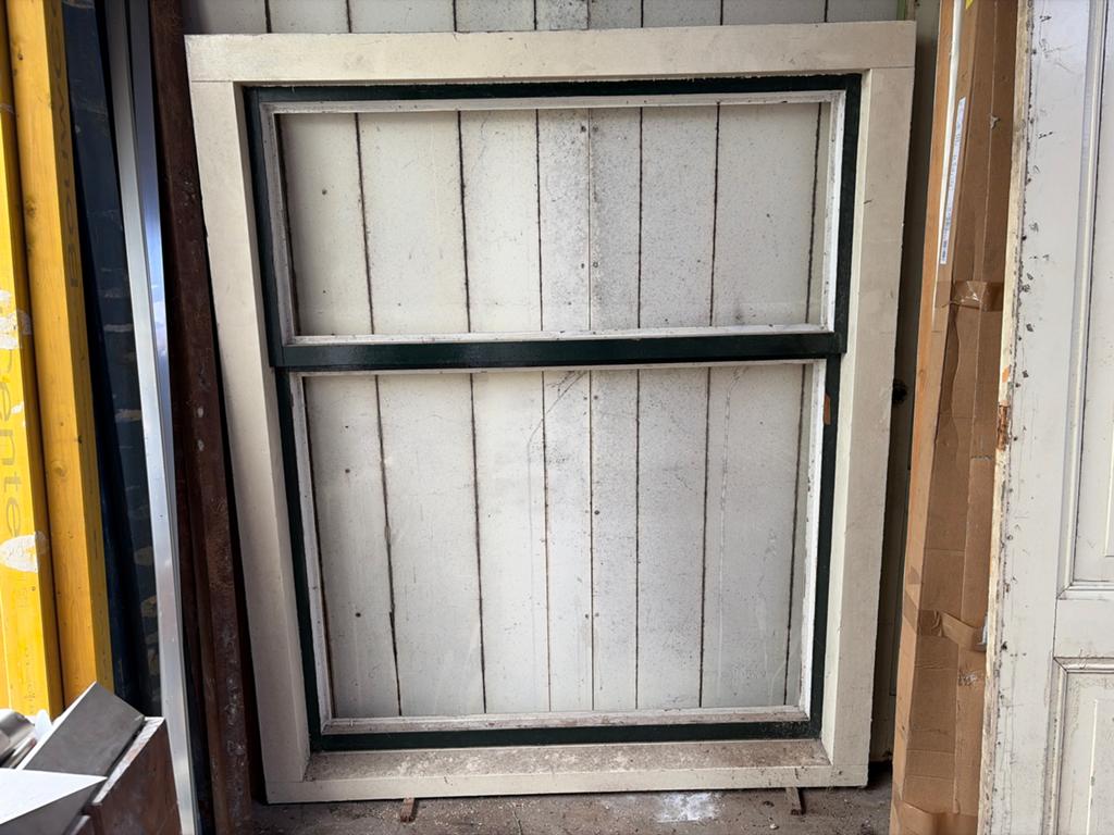 Mahonie hardhout kozijn 1.50 x 1.78 m - Te renoveren, Doe-het-zelf en Verbouw, Glas en Ramen, Ophalen, Gevelraam of Ruit, Gebruikt