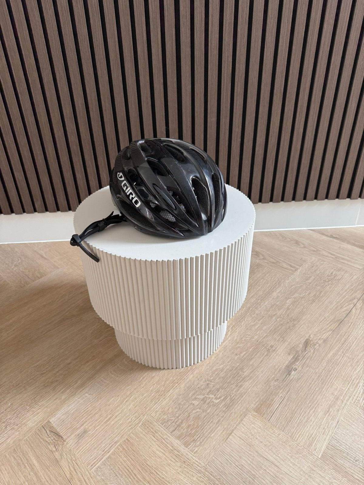 Giro Fietshelm Zwart - Zo goed als nieuw, Fietsen en Brommers, Fietsaccessoires | Fietshelmen, Ophalen, Zo goed als nieuw, Overige maten