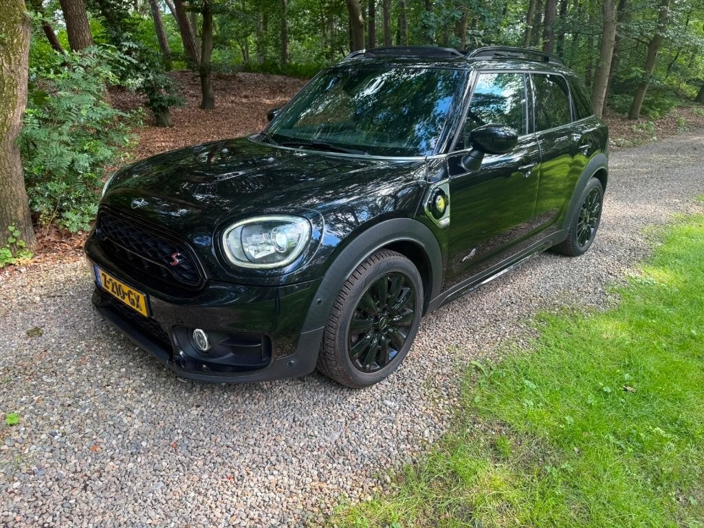Mini Countryman COOPER SUPERCOMPLEET  HYBRIDE, Automaat, 136 pk, 4 stoelen, Zwart